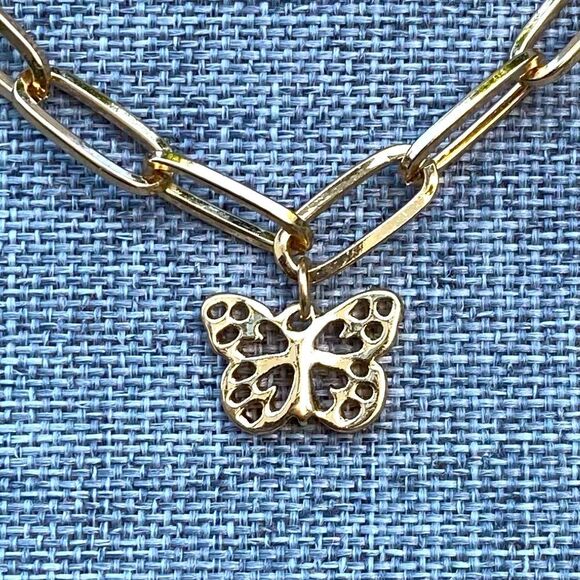 Two Urban Outfitters (OU) Gold Butterfly/White Pearl Flower Layer Necklaces NWT - Picture 3 of 9